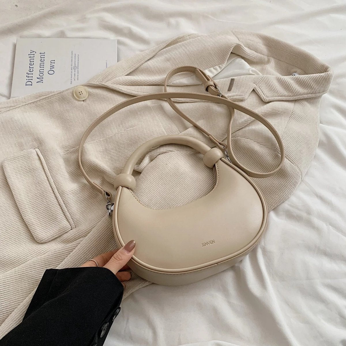 Leren Schoudertas Dames – Tote Handbag met Ritssluiting en Verstelbare Schouderband – Kleine Crescent Clutch