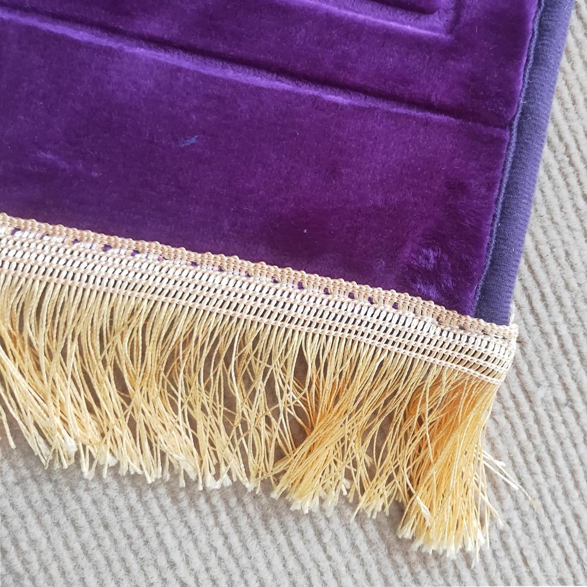 Gebedskleed – Comfortabele & Zachte Islamitische Prayer Mat met Antislip en Gouden Afwerking (115×65 cm) – Meerdere Kleuren