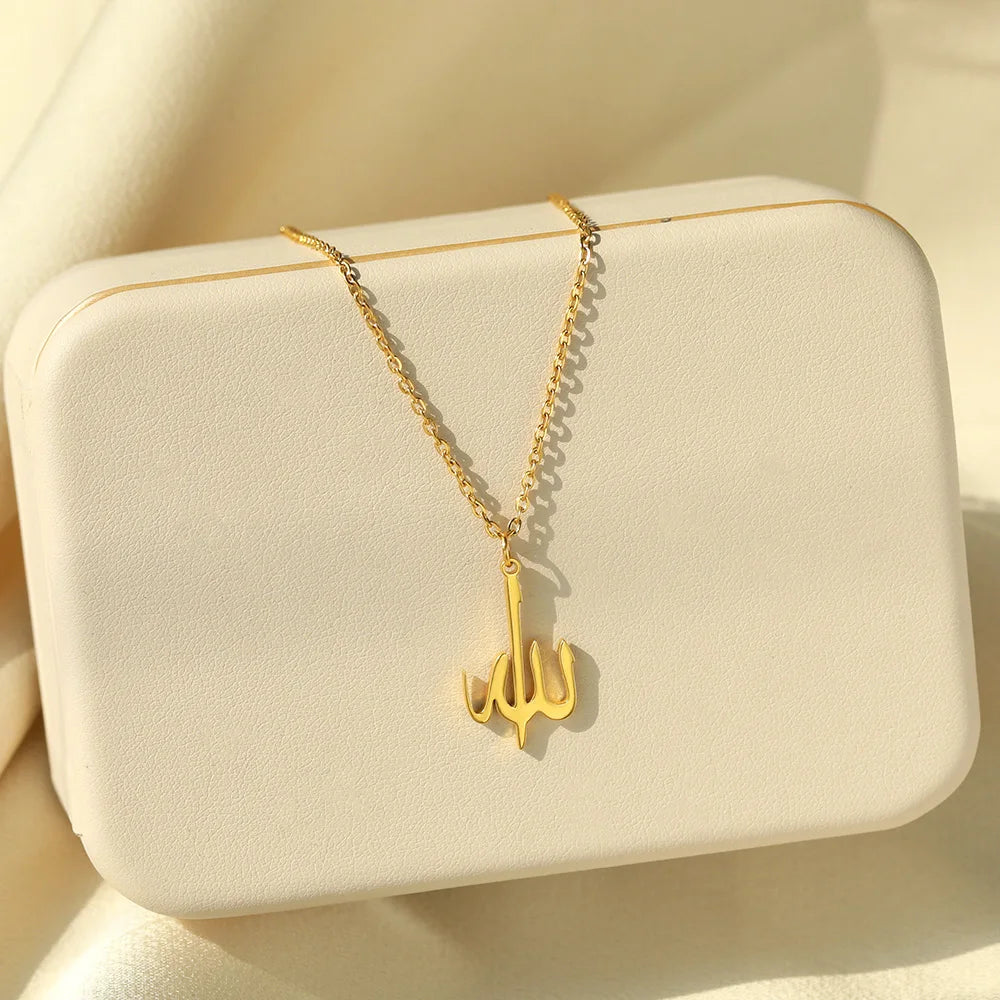 Personalisierter Brief Liebe Gott Geduld in Arabisch Halsketten Frauen Islamischer Schmuck Edelstahl Allah Anhänger Collier Femme Bff