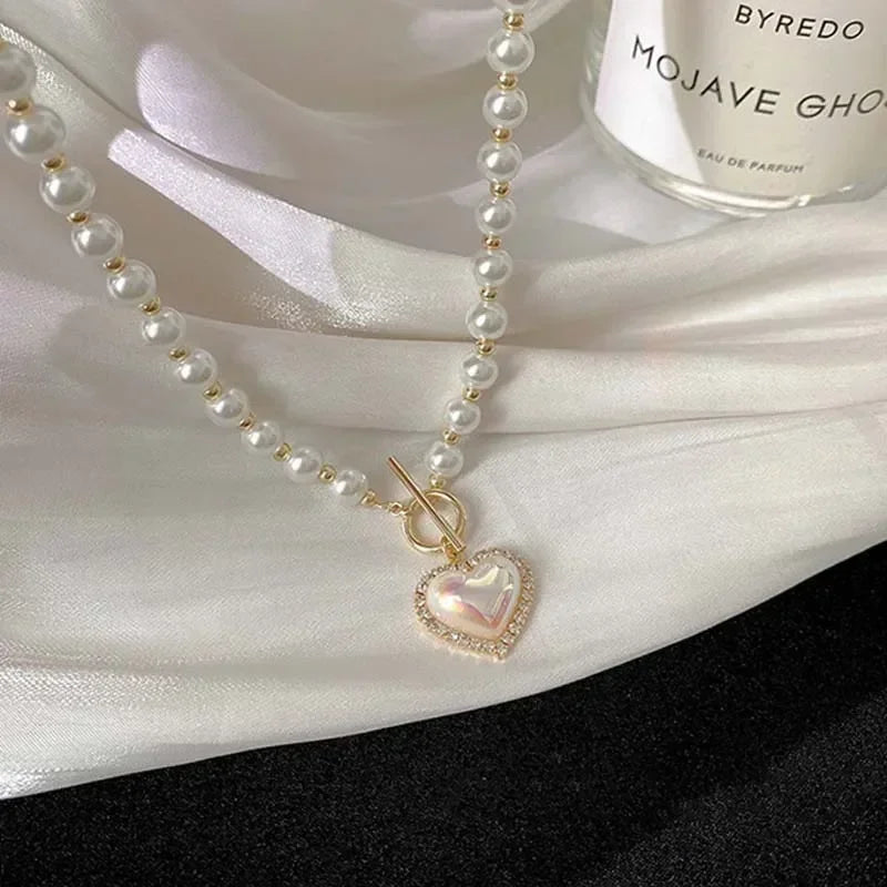 Imitation Pearls Collar Vinatge simulated Pearl Pendant Necklace For Women Simple OT Buckle Clavicle Chain Party Jewelry