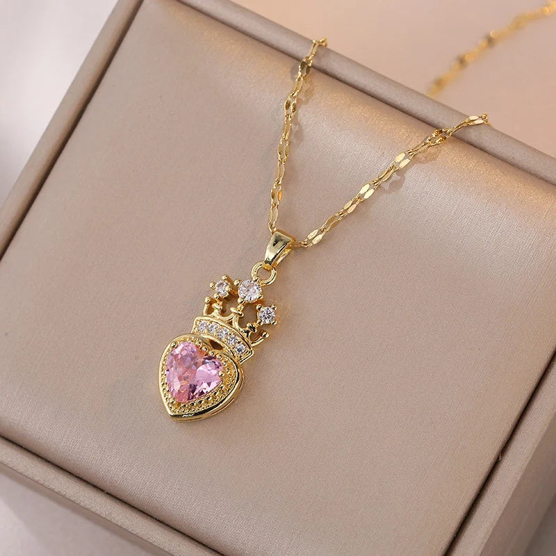 [Titanium Steel] Crown Love Full of Rhinestones Sparkling Micro-Inlaid Design Simple Ladies Wedding Gift Pendant Necklace